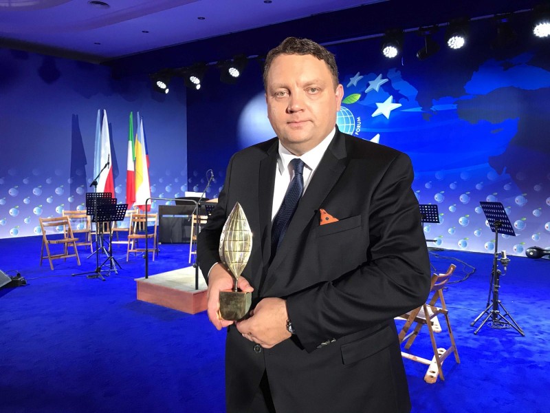 Wielki sukces KGHM! Prezes Marcin Chludziński odebrał nagrodę Firma Roku Forum Ekonomicznego w Karpaczu
