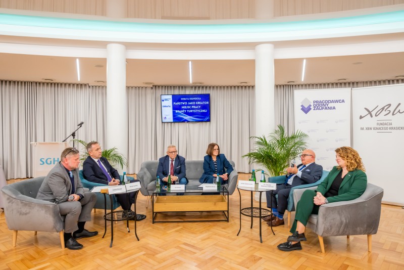 Uczestnicy debaty „Państwo jako kreator miejsc pracy branży turystycznej”, fot. Anna Liminowicz/PGZ